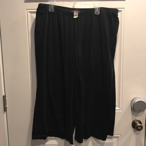 4/$20! Plus 3X Black Capri by Vision Ap